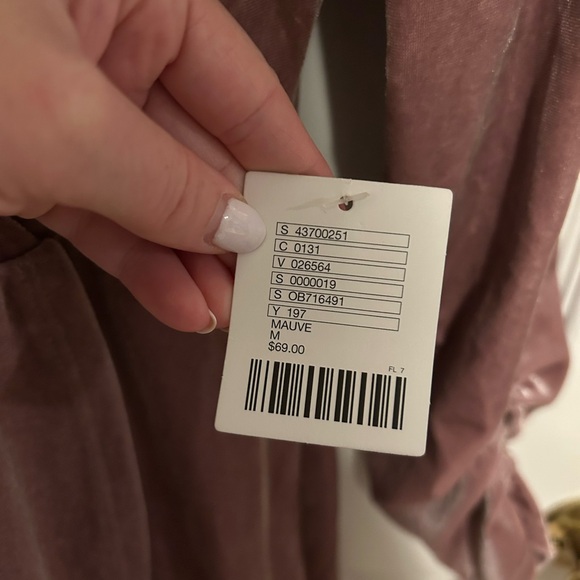 NWT urban outfitters mauve velvet long sleeve romper - Picture 4 of 7